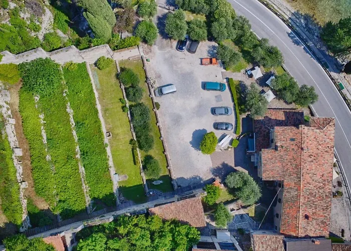 Pomelo Einzigartige Atmosphaere Im Ehemaligen Gaertnerhaus By Interhome