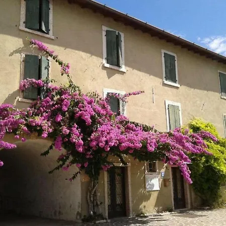 Pomelo Einzigartige Atmosphaere Im Ehemaligen Gaertnerhaus By Interhome * Tignale